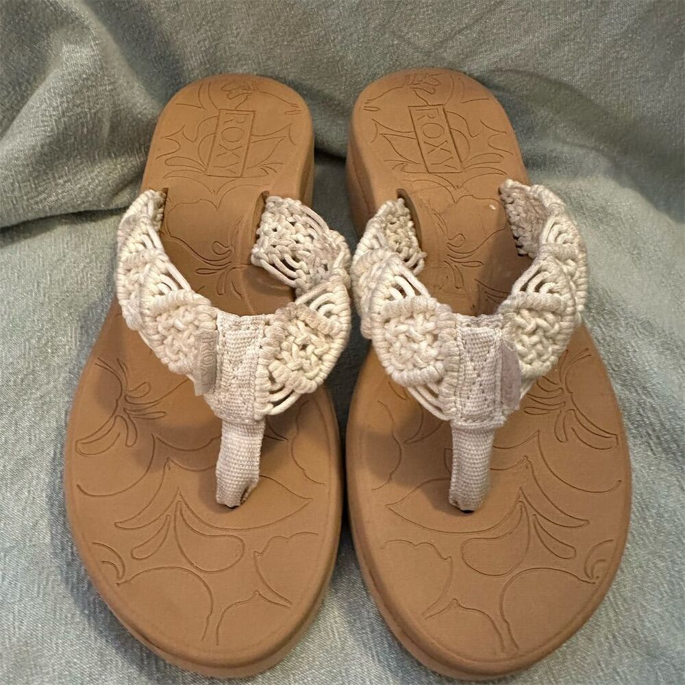 Roxy Women's Colbee Hi Flip Flop Sandal Beige Crochet Size 7 - 7.5 Casual